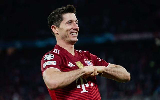 库普梅纳斯：我踢后卫感觉很好；斯帕莱蒂带来了积极的氛围（库普梅纳斯：后卫位置适应良好，斯帕莱蒂营造积极氛围）