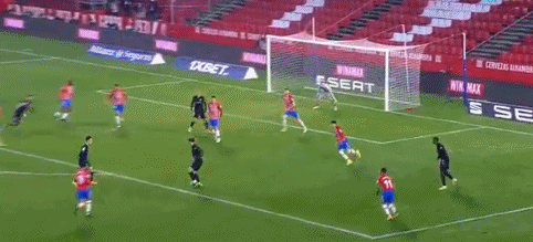 里尔年轻中场布阿迪被多家豪门关注，转会呼声高，期待其未来成为新星。（里尔小将布阿迪获多豪门青睐，转会热度高涨，未来新星可期）