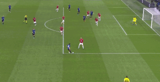 吉拉西多特生涯欧冠已打入15球，队史仅次于罗伊斯和莱万（吉拉西欧冠为多特打入第15球，队史仅逊罗伊斯与莱万）