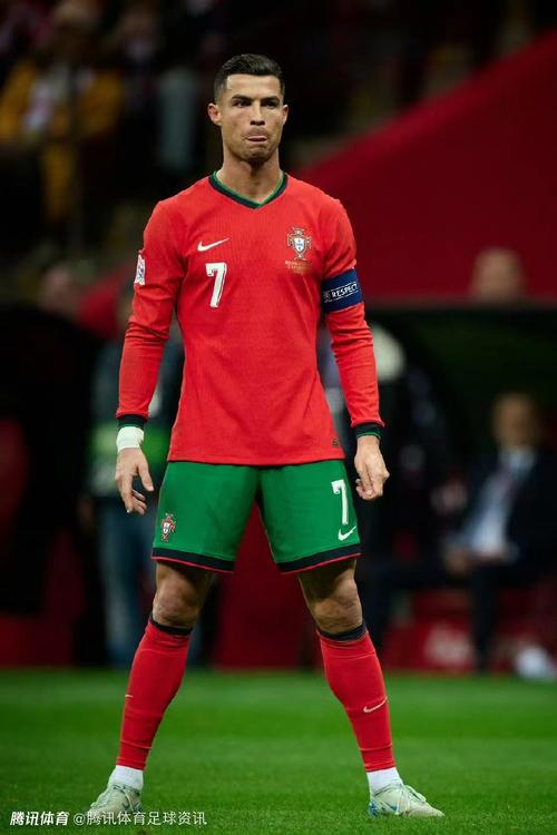 米体：弗拉霍维奇愿意留在尤文，但薪水始终是个问题（米体：弗拉霍维奇倾向留守尤文，薪资问题仍是关键障碍）