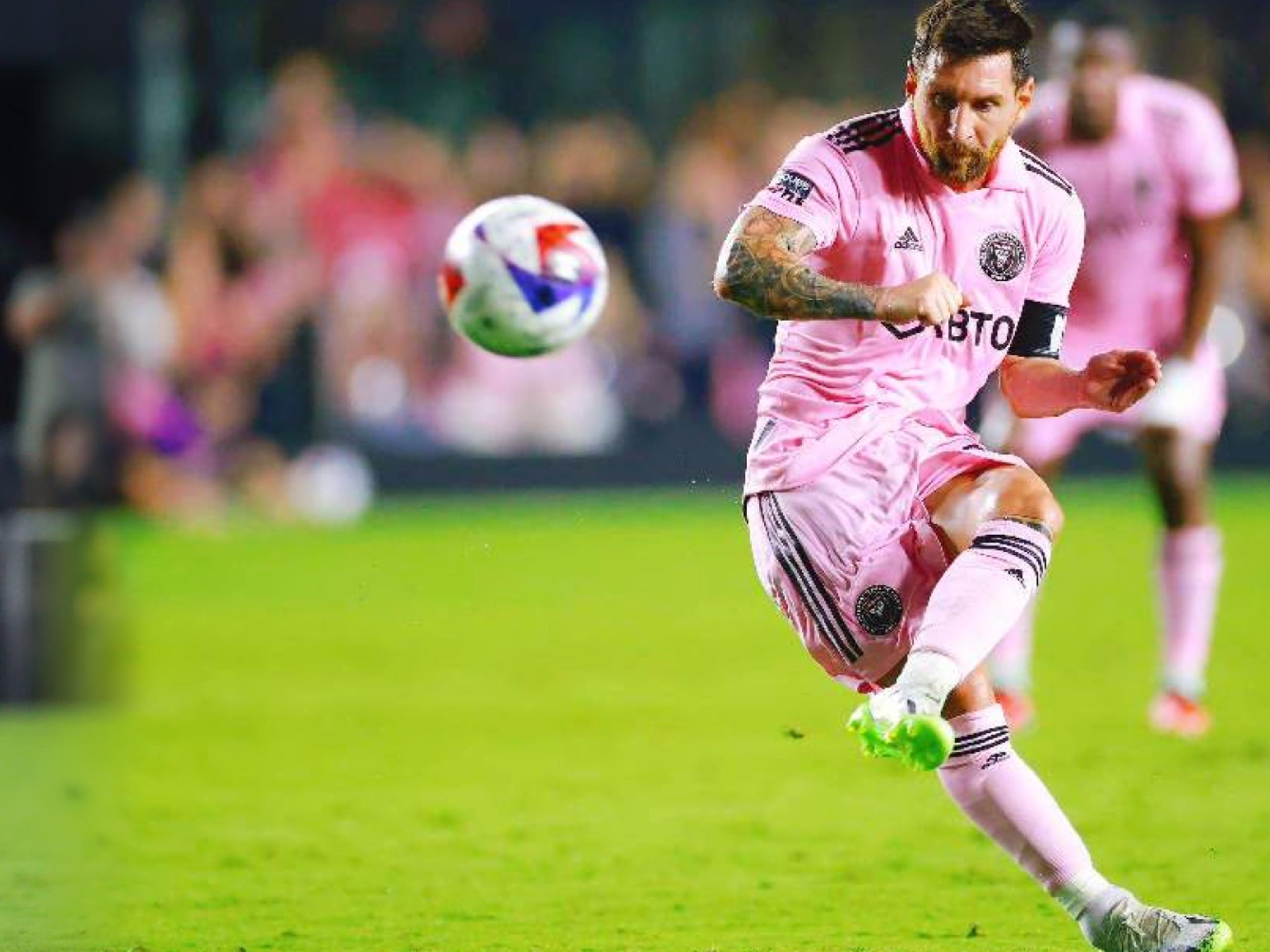 此前6场30+！爱德华兹今日半场仅出手5次贡献6分3失误（连6场30+后，爱德华兹今半场仅5次出手拿6分并有3失误）