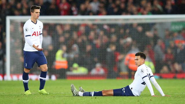 足球报：目前中国足协持证教练总数已突破11.4万（足球报称：中国足协持证教练人数已超过11.4万）