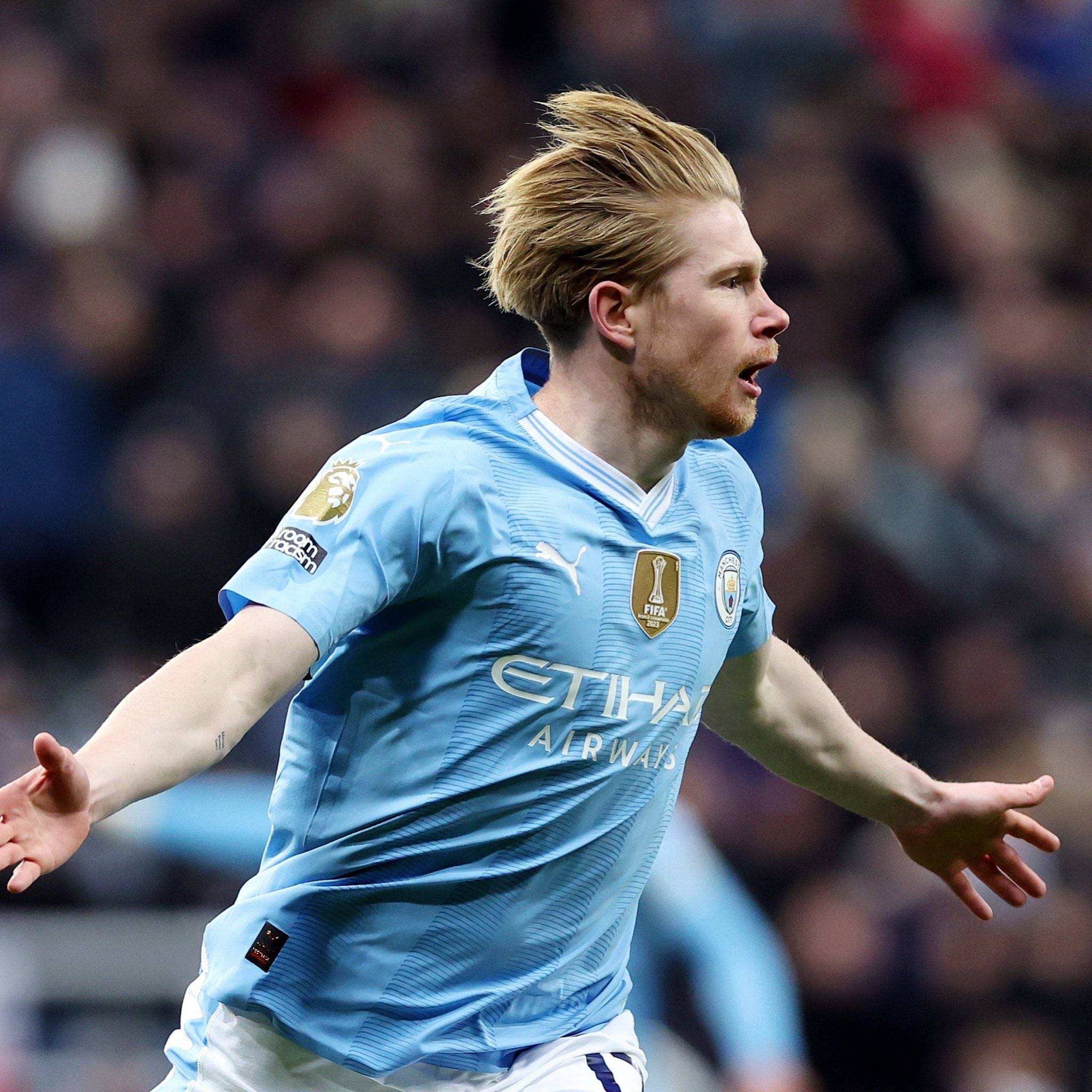 皇马本泽马梅开二度助球队获胜（本泽马双响助皇马全取三分）