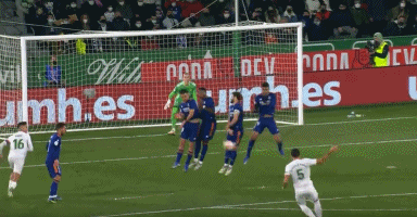 独造5球，拜仁边锋奥利塞vs弗赖堡数据一览（奥利塞单场造5球：拜仁翼锋对阵弗赖堡数据汇总）